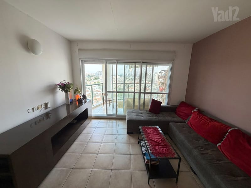 תמונה מיד2 – 3.5 חדרים • 5,650 ₪, צאלון 6, נווה סביון, אור יהודה (1)