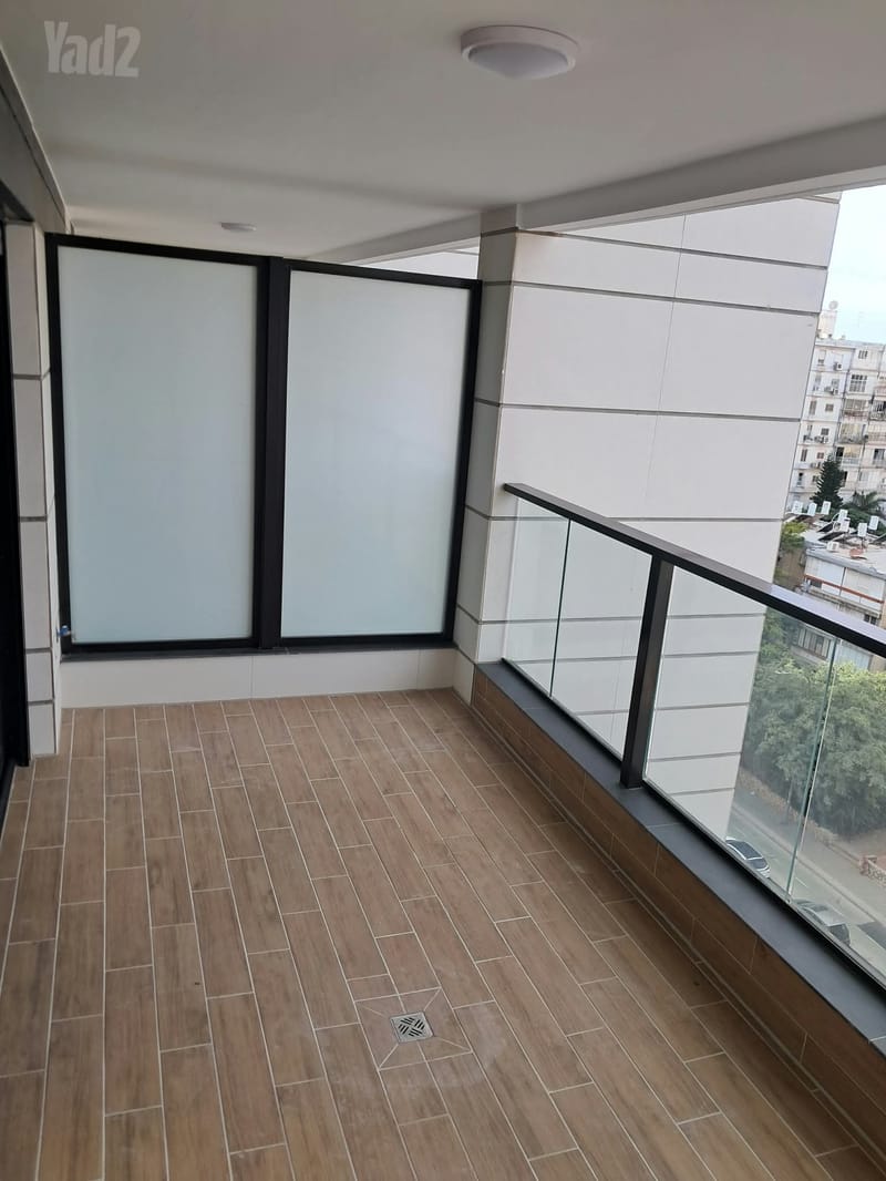 תמונה מיד2 – 5 חדרים • 9,000 ₪, דרך לוי אשכול 133, קיראון, קרית אונו (1)