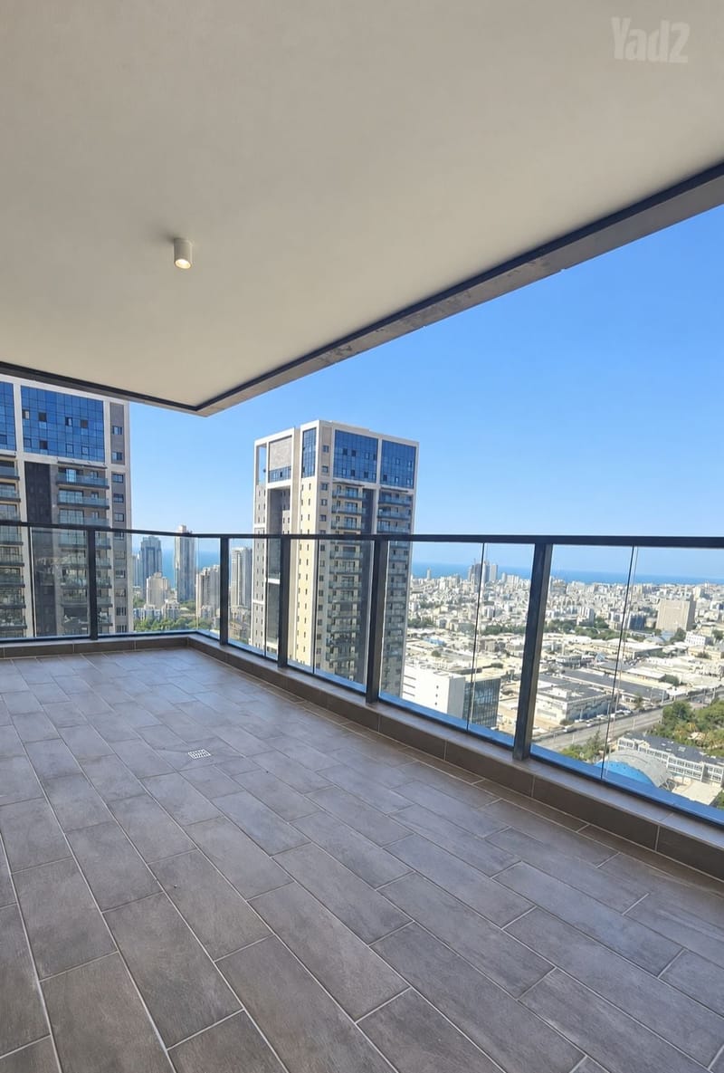 תמונה מיד2 – 5 חדרים • 8,900 ₪, פרויקט MOMENT, שכונה דרום מזרח, בת ים (1)
