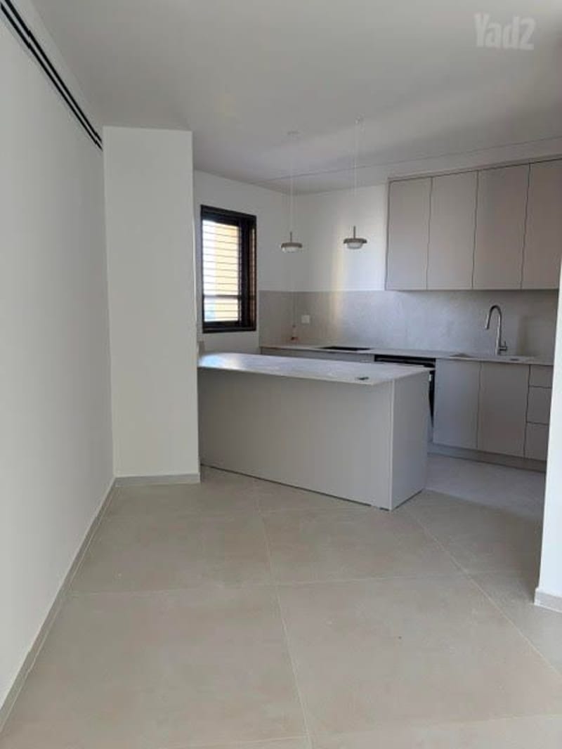 תמונה מיד2 – 5 חדרים • 15,300 ₪, איינשטיין, רמת אביב, תל אביב (1)