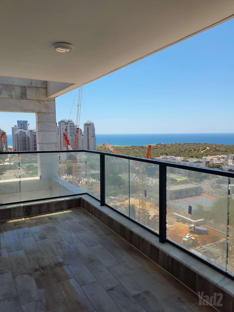 תמונה מיד2 – 6 חדרים • 9,500 ₪, זלמן שניאור 16, קרית נורדאו, נתניה (1)