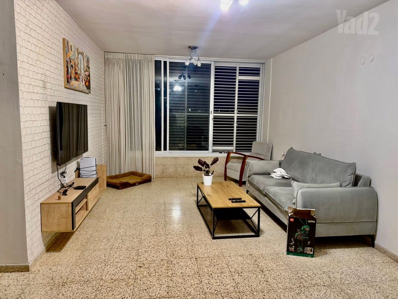 תמונה מיד2 – 5 חדרים • 8,000 ₪, הדר, רמת השרון (1)