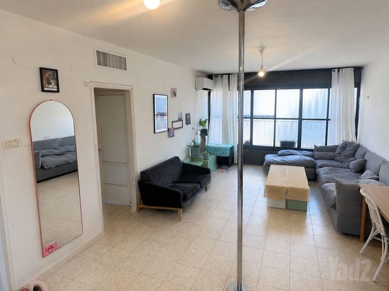 תמונה מיד2 – 4 חדרים עם שותפים • 3,800 ₪, שדרות ירושלים 37, צפון יפו, תל אביב (1)