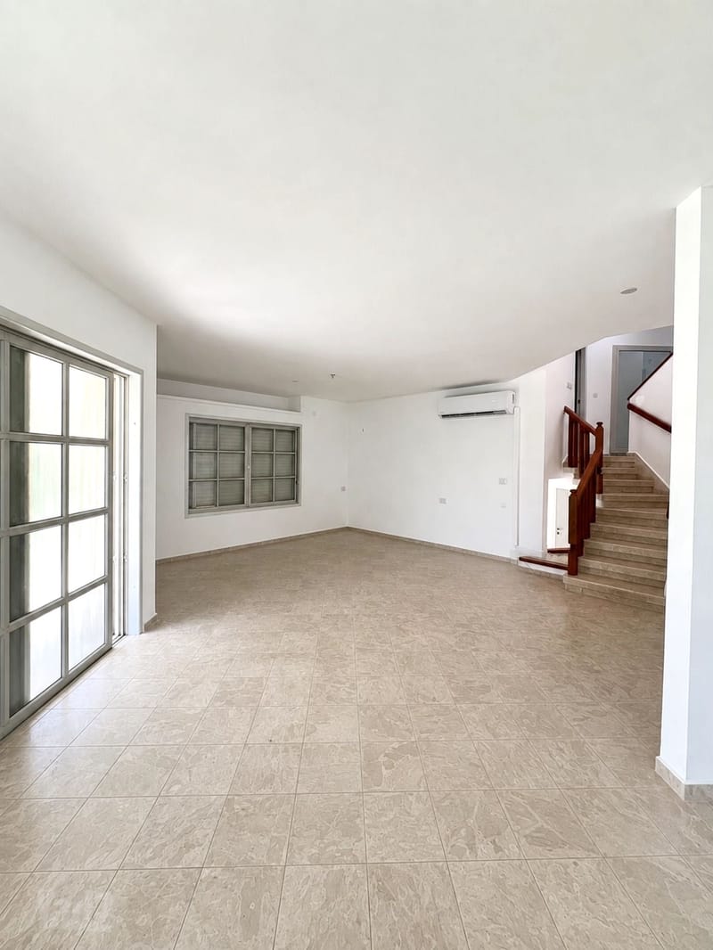 תמונה מיד2 – 6.5 חדרים • 12,900 ₪, אבן יהודה (1)