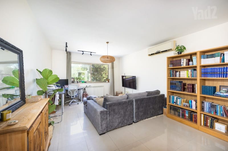 Photo from Yad2 – 3 Rooms • ₪7,500, הגדוד העברי, Old Katamon, Jerusalem (1)