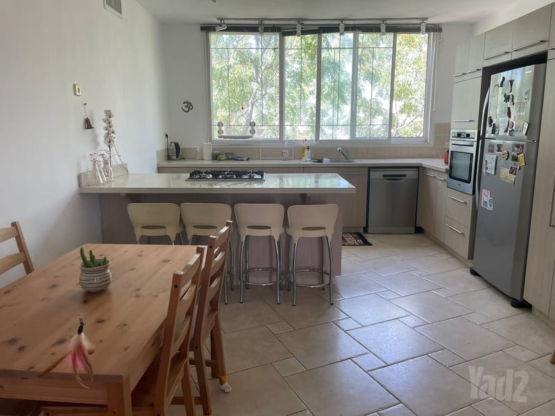תמונה מיד2 – 3 חדרים • 6,800 ₪, אילת 4, גבעת רמב"ם, גבעתיים (1)