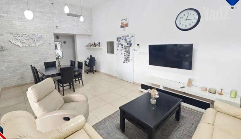 תמונה מיד2 – 5 חדרים • 6,800 ₪, המגדל הלבן, נווה מאיר, רמלה (1)