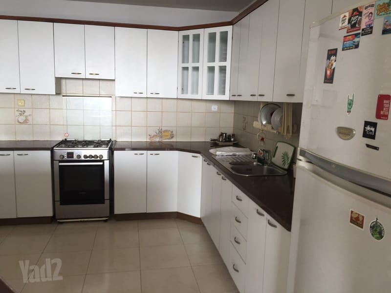 Photo from Yad2 – 5 Rooms with roommates • ₪2,600, בר אילן, Merkaz, Herzliya (1)
