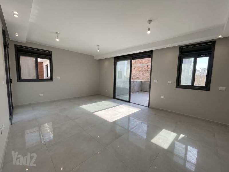 תמונה מיד2 – 4 חדרים • 419,000 ₪, חיל הרגלים, נווה חוף, ראשון לציון (1)