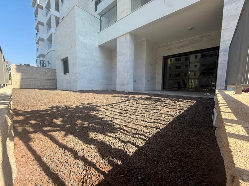 תמונה מיד2 – 5 חדרים • 12,700 ₪, כפר סבא