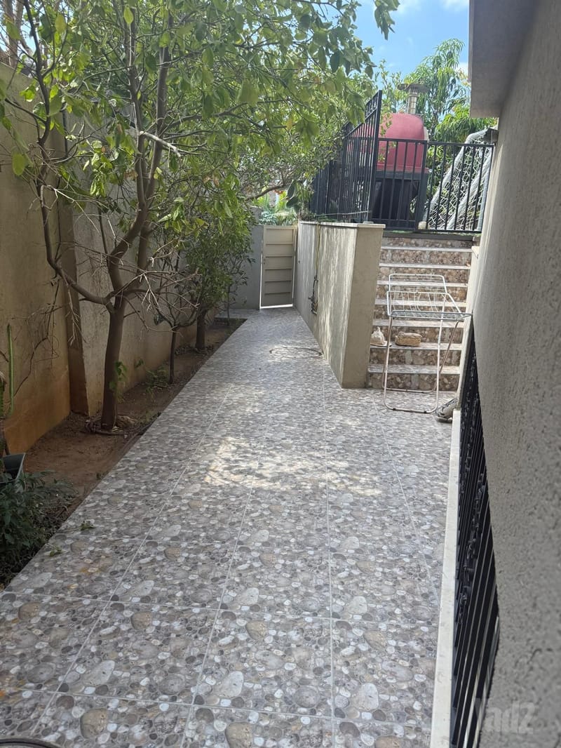 תמונה מיד2 – 2 חדרים • 4,500 ₪, סנונית 38, טירת שלום, נס ציונה (1)