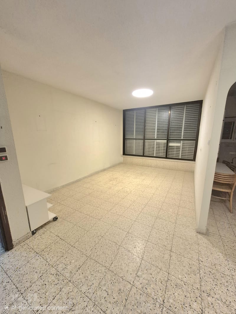 תמונה מיד2 – 4 חדרים • 7,400 ₪, הורדים 16, הל"ה, גבעתיים (1)