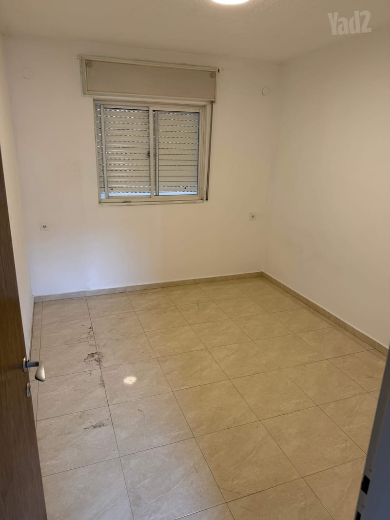 תמונה מיד2 – 3 חדרים • 4,600 ₪, יאיר שטרן 4, נאות בגין, רמלה (1)