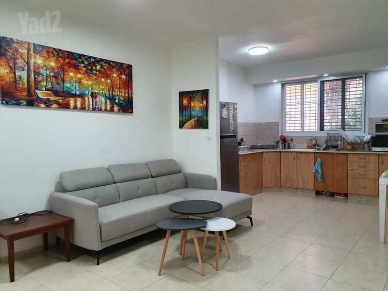 תמונה מיד2 – חדר בדירת שותפים • 3,150 ₪, וייצמן 21, ארלוזורוב, גבעתיים (1)