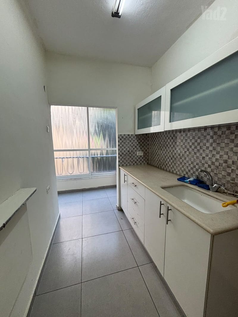 Photo from Yad2 – 2 Rooms • ₪4,100, כצנלסון, Borochov, Givatayim (1)