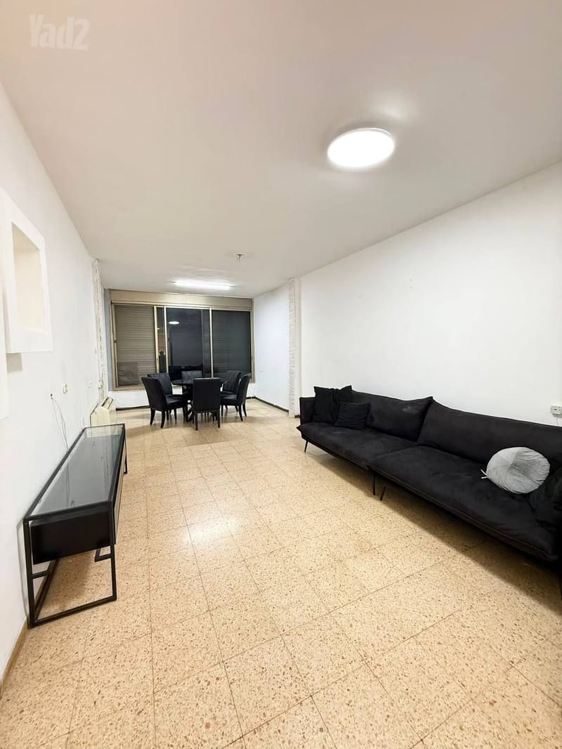 תמונה מיד2 – 5 חדרים • 3,500 ₪, י.ל. פרץ 7, קריית ים א', קריית ים (1)