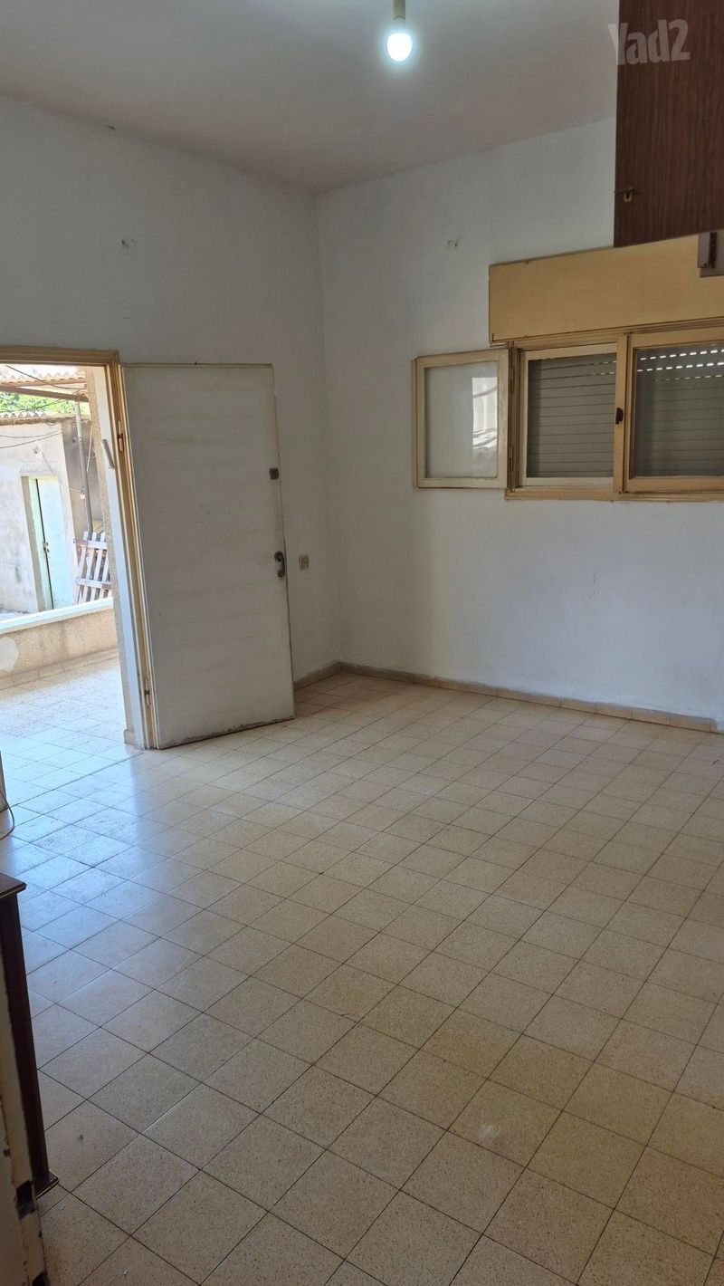 תמונה מיד2 – 2 חדרים • 3,700 ₪, סעדיה גאון 9, שעריים, רחובות (1)