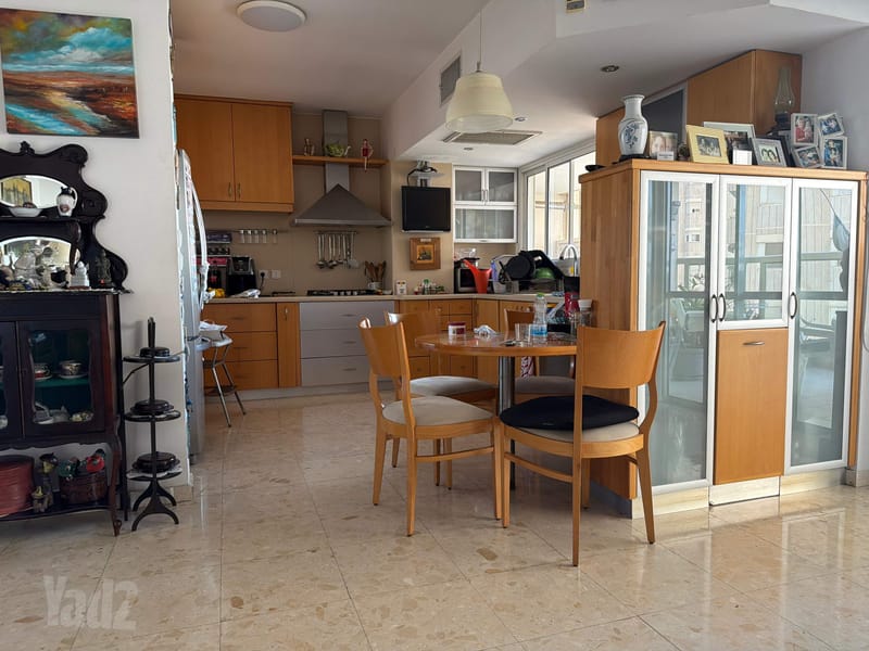 תמונה מיד2 – 4 חדרים • 5,300,000 ₪, צמרות 10, צמרות, הרצליה (1)