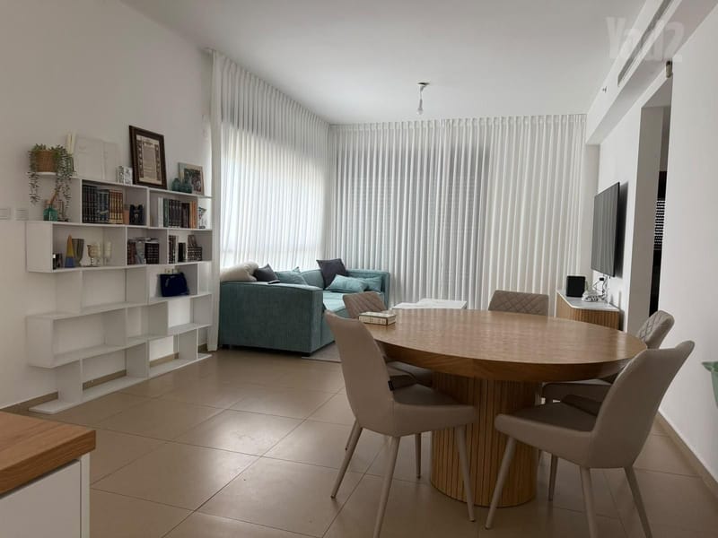 תמונה מיד2 – 5 חדרים • 8,250 ₪, שדרות האגמים 13, אגמים, נתניה