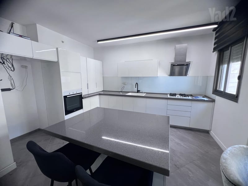 תמונה מיד2 – 4 חדרים • 8,800 ₪, חיל התותחנים, נווה חוף, ראשון לציון (1)
