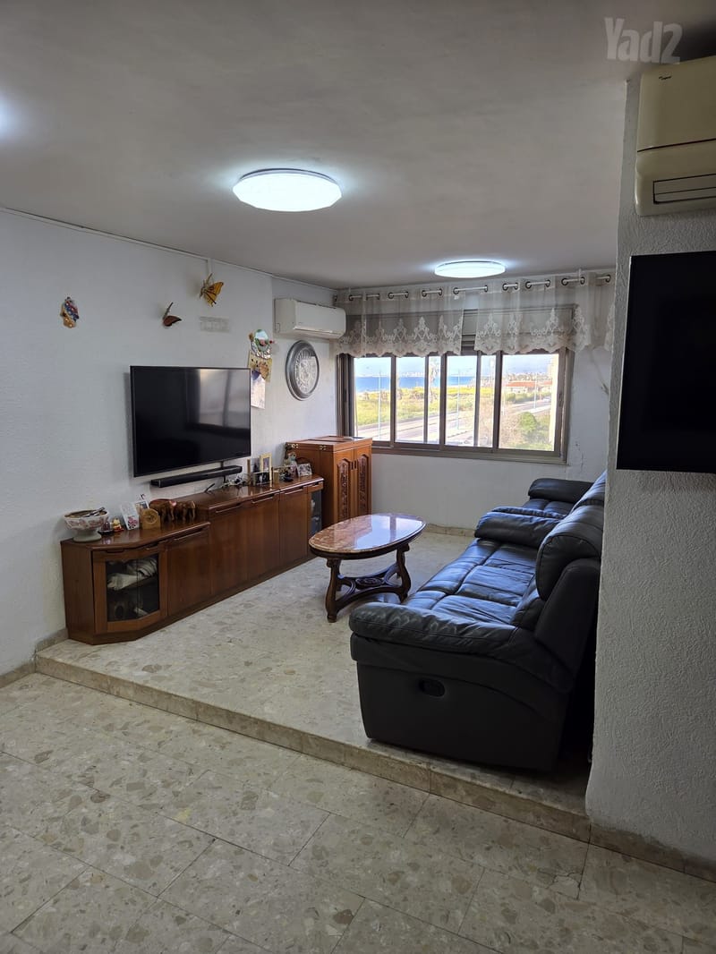 Photo from Yad2 – 3 Rooms • ₪3,800, שדרות הנשיא טרומן 28, Western Kiryat Haim, Haifa (1)