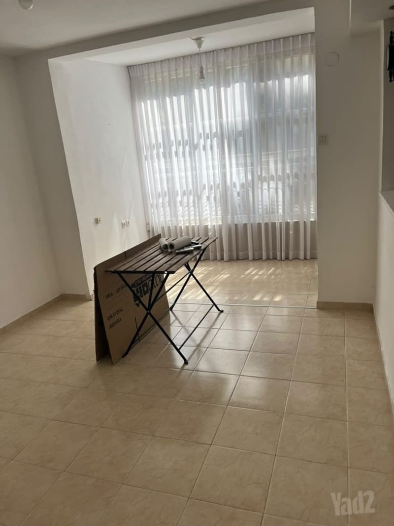 תמונה מיד2 – 3 חדרים • 5,500 ₪, אבן שפרוט 21, מרכז, הרצליה (1)