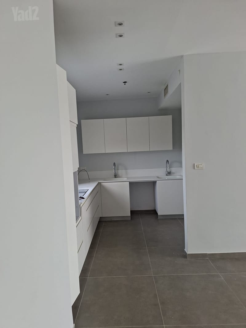 תמונה מיד2 – 4 חדרים • 4,950,000 ₪, קרן היסוד 7, קריית ויצמן, רעננה (1)