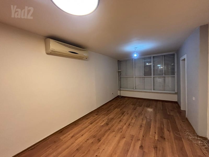 Photo from Yad2 – 4 Rooms • ₪6,200, שלום עליכם 6, Ramat Shikma, Ramat Gan (1)