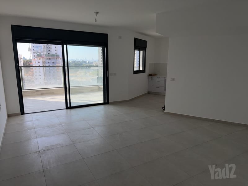 תמונה מיד2 – 4 חדרים • 6,900 ₪, אלומה 10, שקמים, באר יעקב (1)