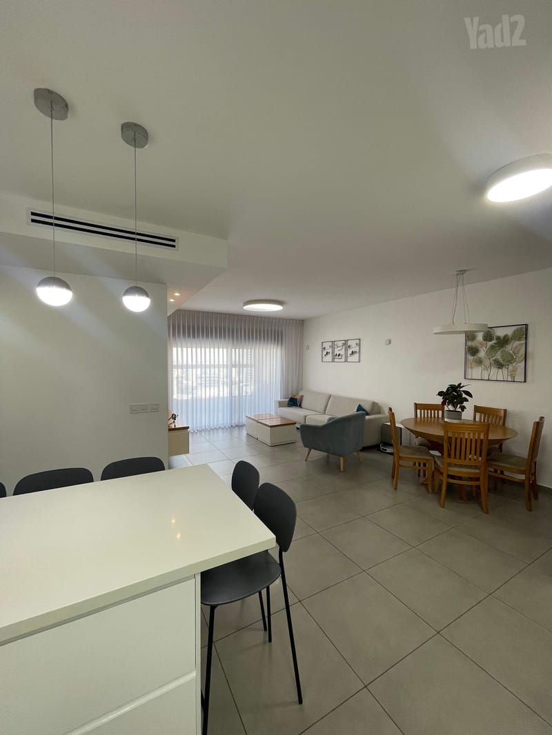 תמונה מיד2 – 5 חדרים • 8,700 ₪, המפרש 8, נאות רבין, יבנה (1)