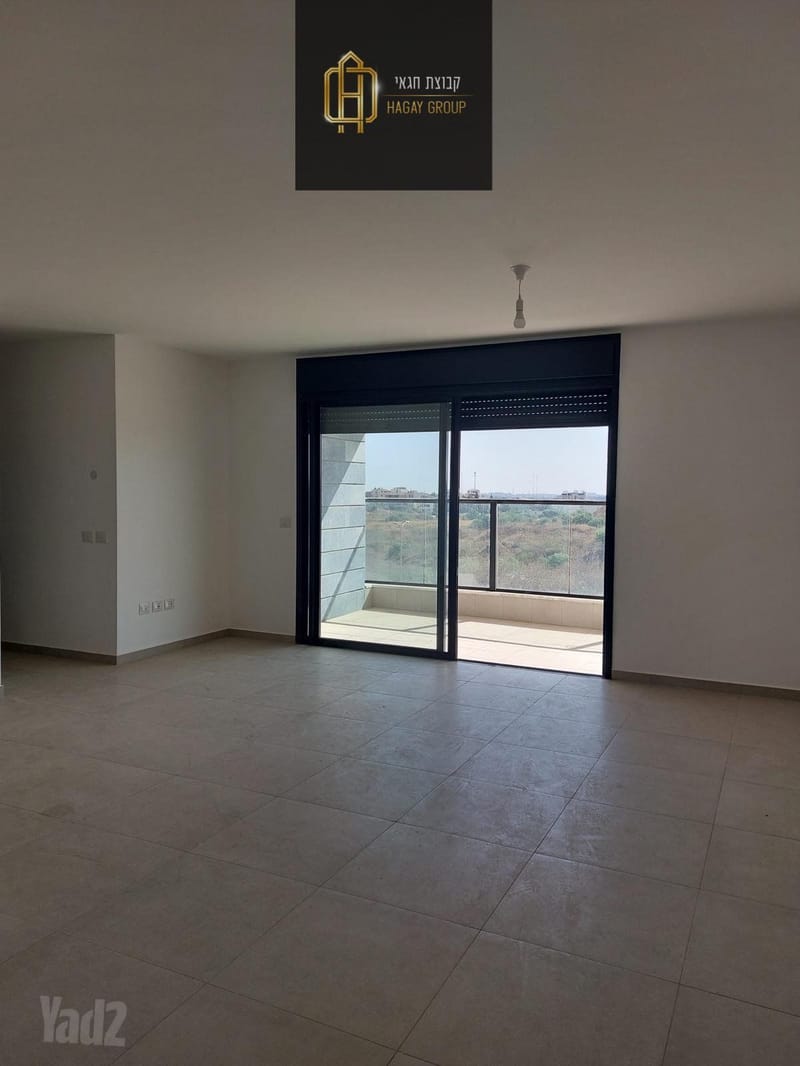 תמונה מיד2 – 6 חדרים • 7,500 ₪, רפאל איתן 30, נאות שמיר, רמלה (1)