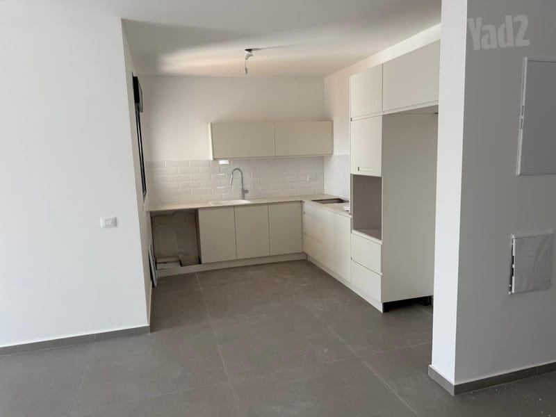 תמונה מיד2 – 5 חדרים • 8,800 ₪, אלומה 10, שקמים, באר יעקב (1)
