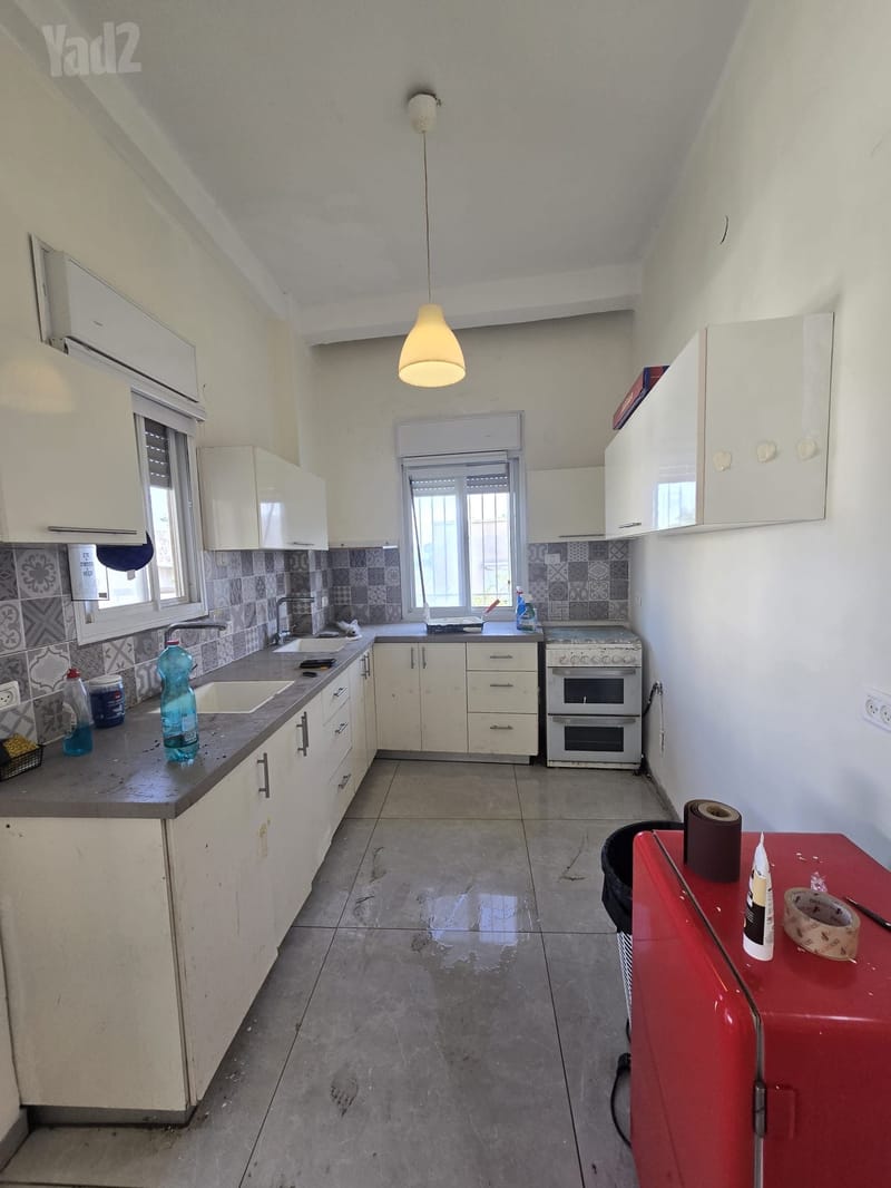 תמונה מיד2 – 3 חדרים • 4,000 ₪, סוקולוב, שוק תלפיות, חיפה (1)