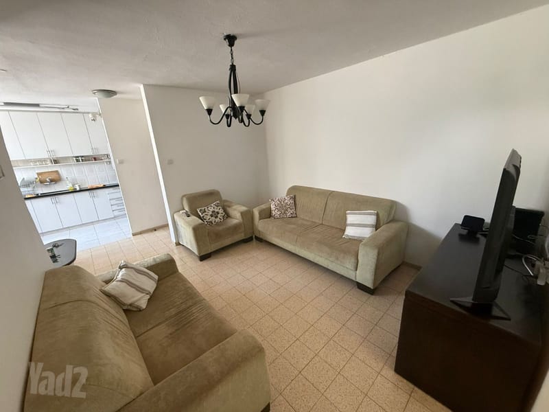 תמונה מיד2 – 3 חדרים • 4,800 ₪, העצמאות 73, קריית גיורא, אור יהודה (1)