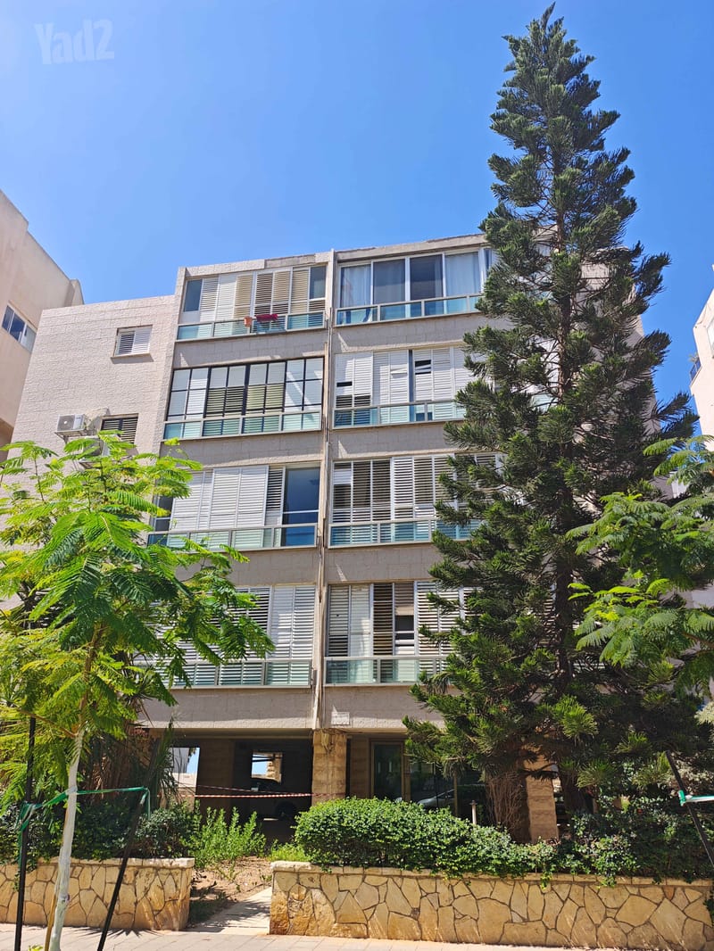 תמונה מיד2 – 3 חדרים • 4,600 ₪, שדרות ז'בוטינסקי 14, מרכז העיר דרום, נתניה (1)