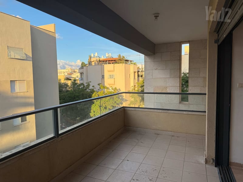 תמונה מיד2 – 4 חדרים • 8,400 ₪, ה' באייר, הרצליה הירוקה, הרצליה (1)