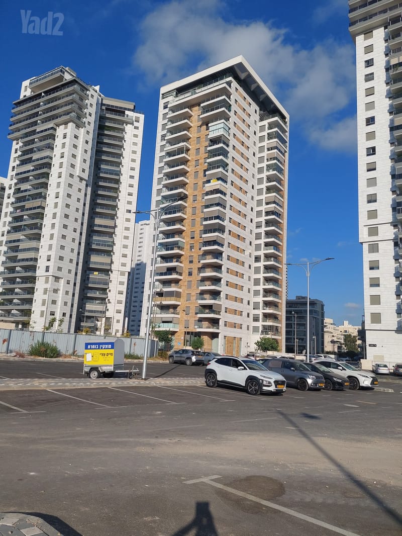 תמונה מיד2 – 4 חדרים • 6,400 ₪, ש"י עגנון 4, משכנות אומנים, קריית מוצקין (1)