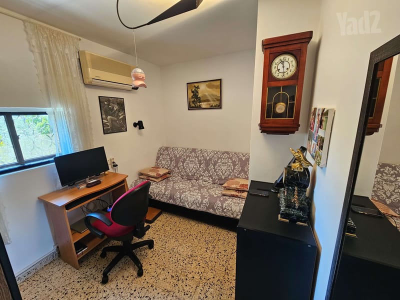 Photo from Yad2 – 4 Rooms • ₪6,200, שח"ל 12, Morasha, Ramat HaSharon (1)