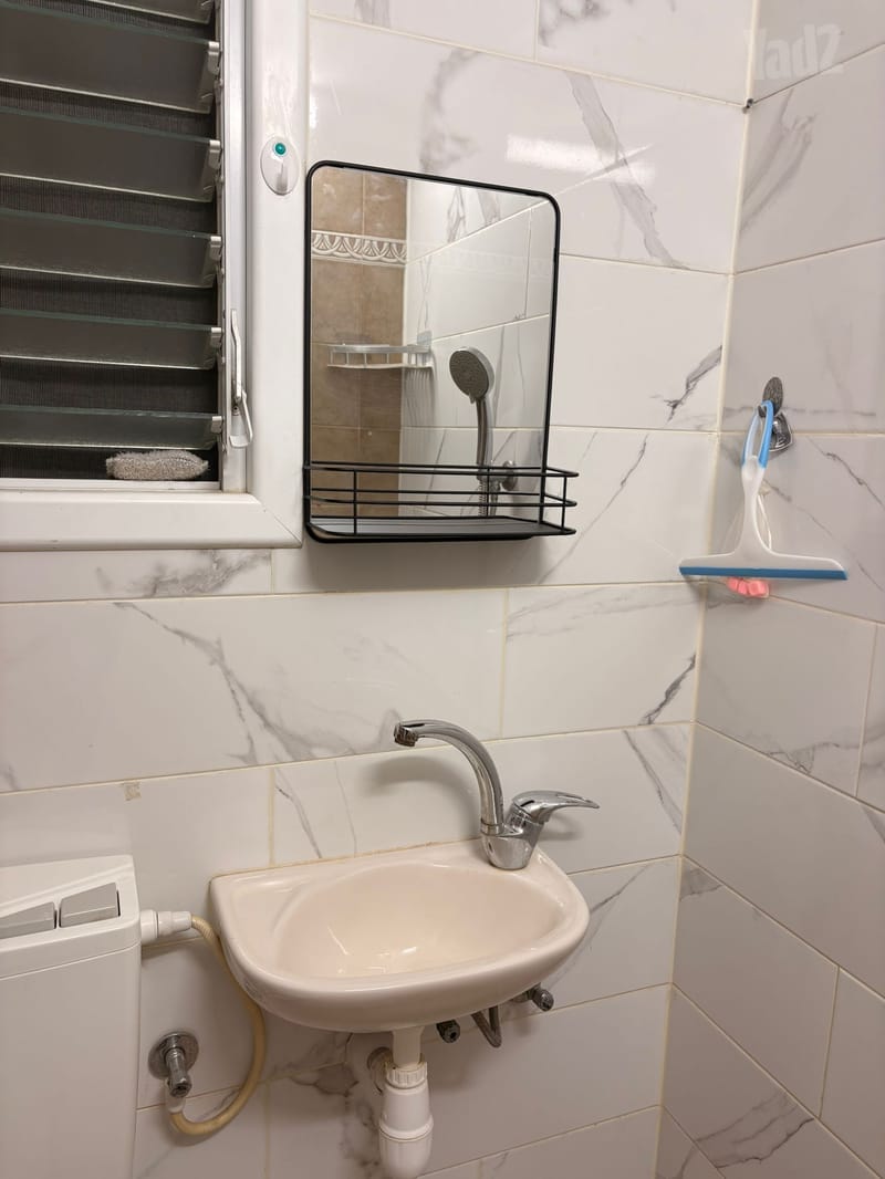 תמונה מיד2 – סטודיו • 2,700 ₪, תשרי 58, עזרא והארגזים, תל אביב (1)
