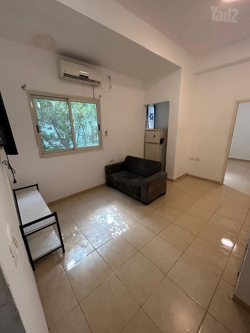 תמונה מיד2 – 2 חדרים • 2,400 ₪, נורדאו 22, הדר מרכז, חיפה (1)