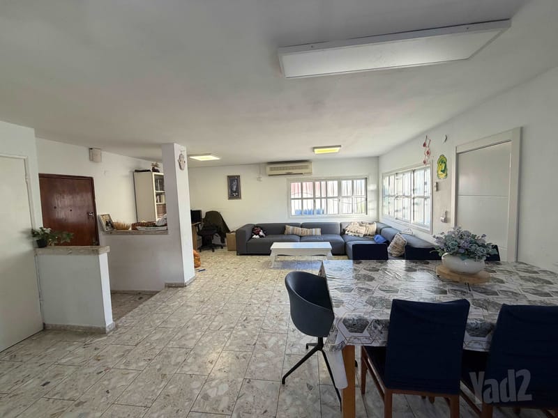 תמונה מיד2 – 5 חדרים • 6,600 ₪, האלון, רמות ויצמן, יבנה (1)