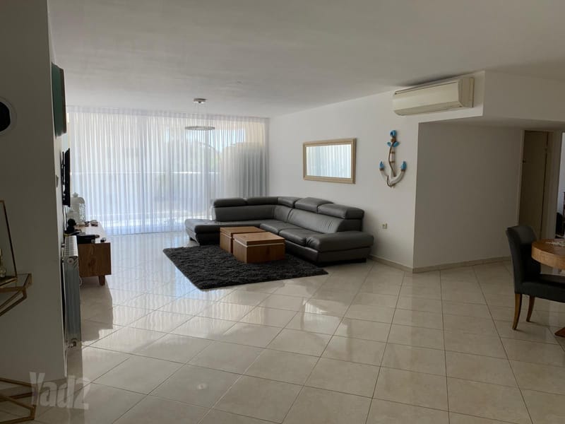 Photo from Yad2 – 4.5 Rooms • ₪8,700, Neve Amirim, Herzliya (1)