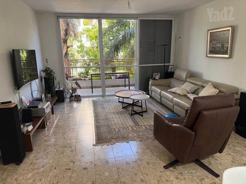 תמונה מיד2 – 5 חדרים • 7,750 ₪, אריה בן אליעזר 43, נווה יהושע, רמת גן (1)