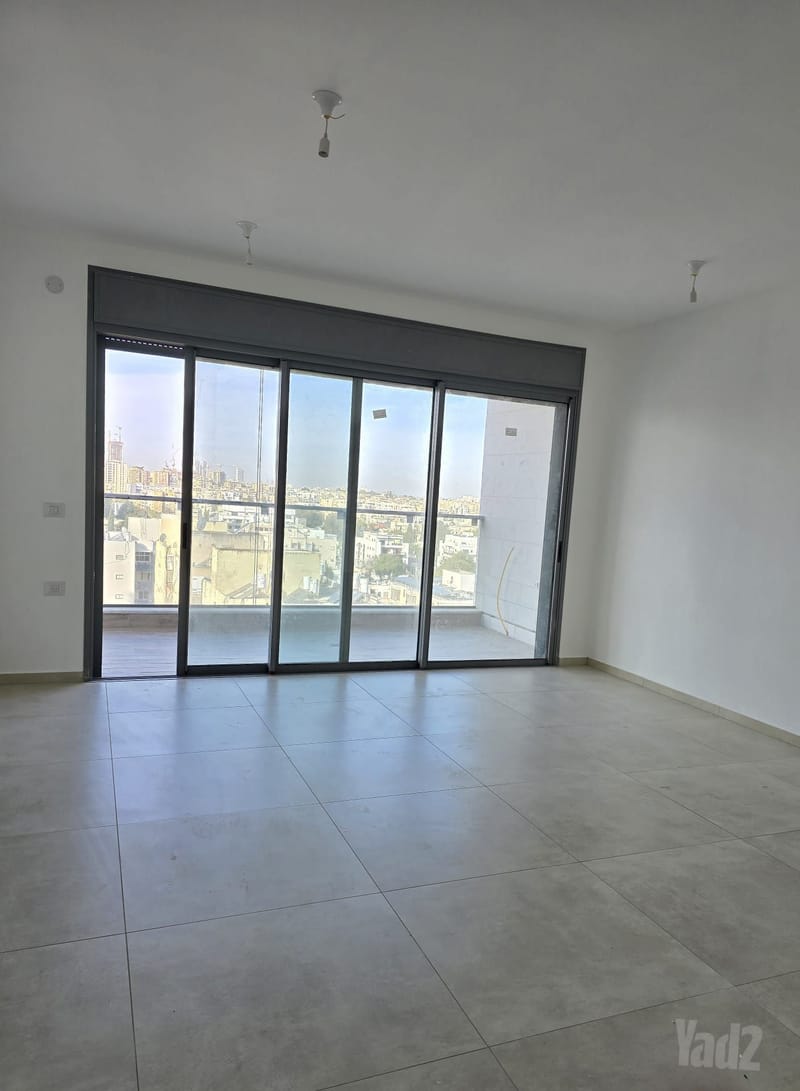תמונה מיד2 – 3 חדרים • 6,300 ₪, יעקב פיכמן, קריית אילון , חולון (1)