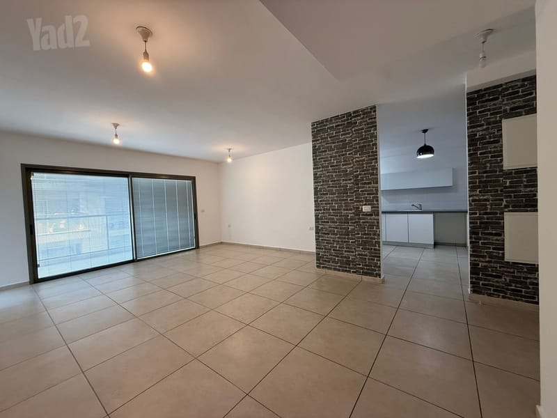 Photo from Yad2 – 4 Rooms • ₪7,500, דרך לוי אשכול 72, Shikun Rasco, Kiryat Ono (1)