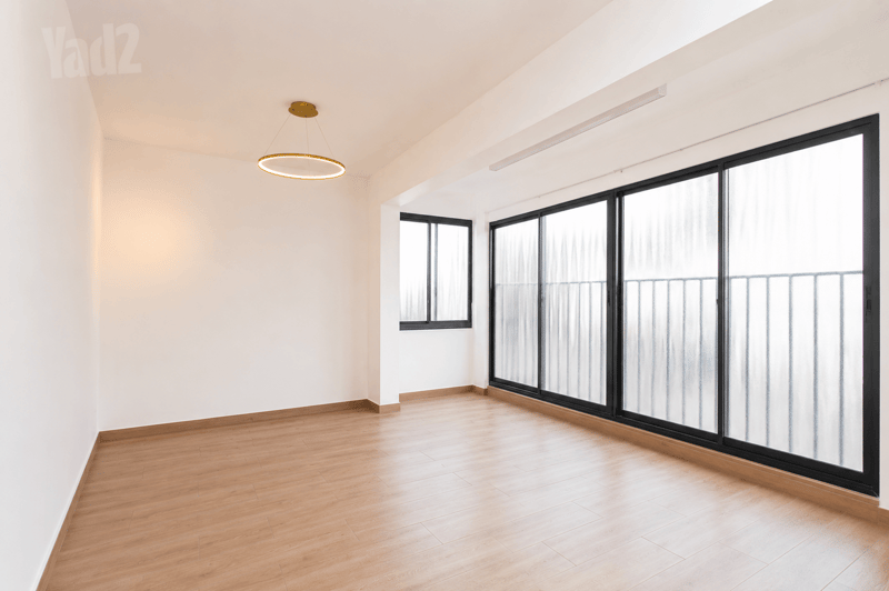 תמונה מיד2 – 5 חדרים • 6,000 ₪, ציון 3, נווה שאנן, חיפה (1)