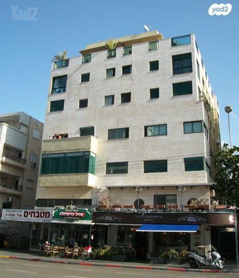 תמונה מיד2 – 2 חדרים • 8,000 ₪, בן יהודה 122, הצפון הישן - החלק הדרומי, תל אביב (1)