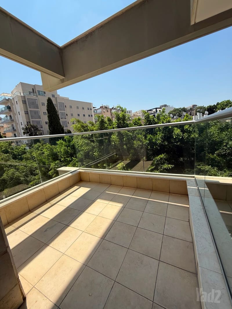 תמונה מיד2 – 5 חדרים • 7,200 ₪, מונטיפיורי 5, לב המושבה, פתח תקווה (1)