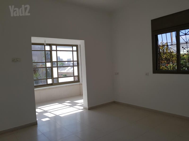 תמונה מיד2 – 6 חדרים • 5,900 ₪, אליהו גולומב 12, צפון מזרח מרכז העיר, נתניה (1)