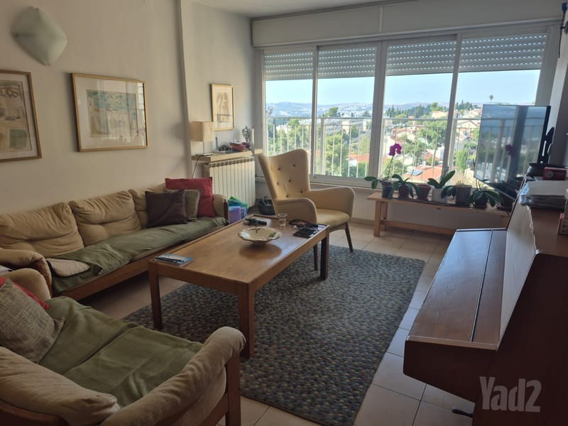תמונה מיד2 – 4 חדרים • 8,800 ₪, ורבורג 4, קריית היובל, ירושלים (1)
